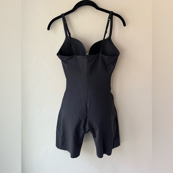 SKIMS ULTIMATE PUSH UP BUTT ENHANCING PADDED MID THIGH BODYSUIT ONYX M - Picture 6 of 7